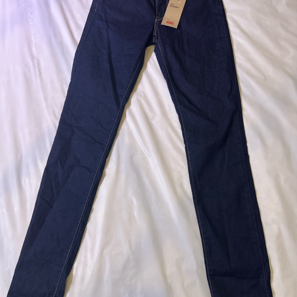 Levi's Women's Dark Blue Skinny Jeans - Picture 5 of 6